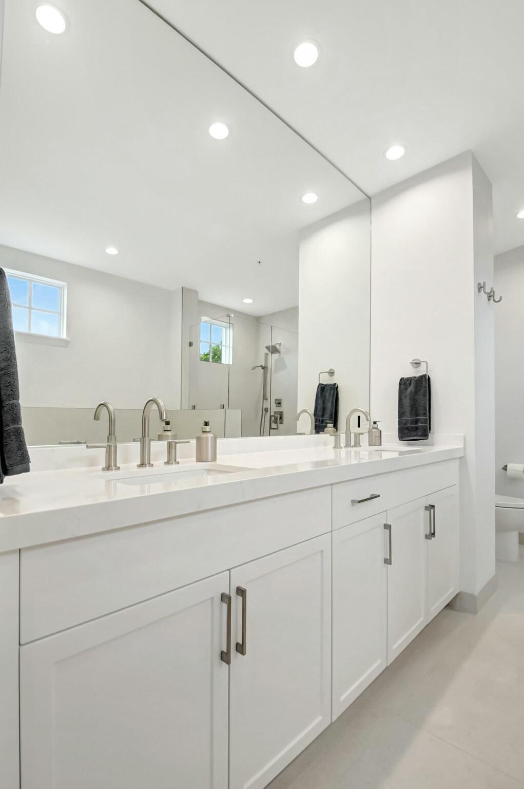 200 NE 2nd Avenue 315