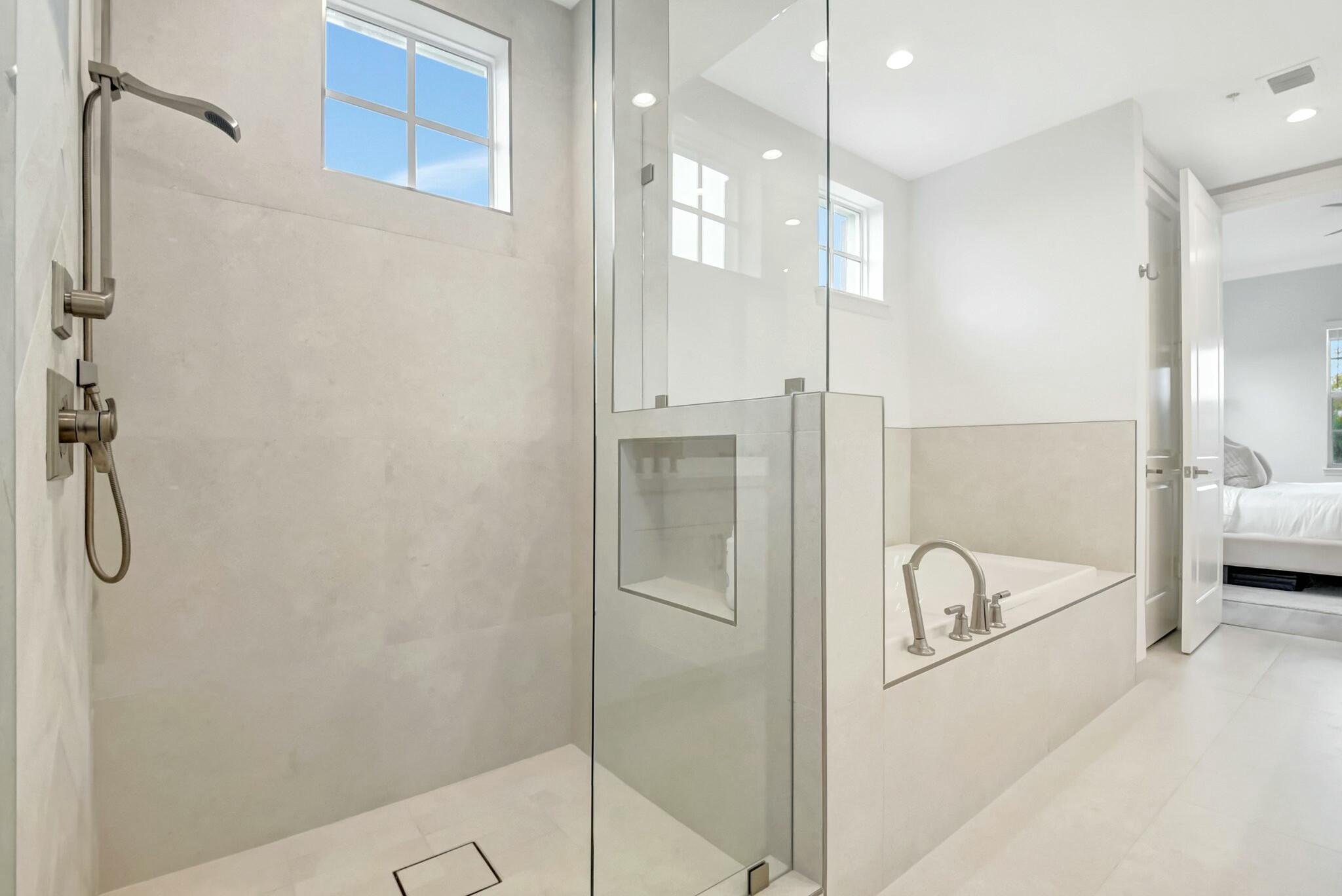 200 NE 2nd Avenue 315
