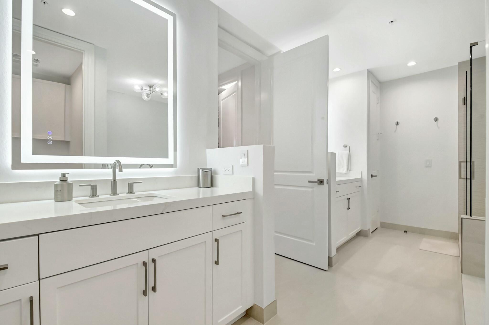 200 NE 2nd Avenue 315