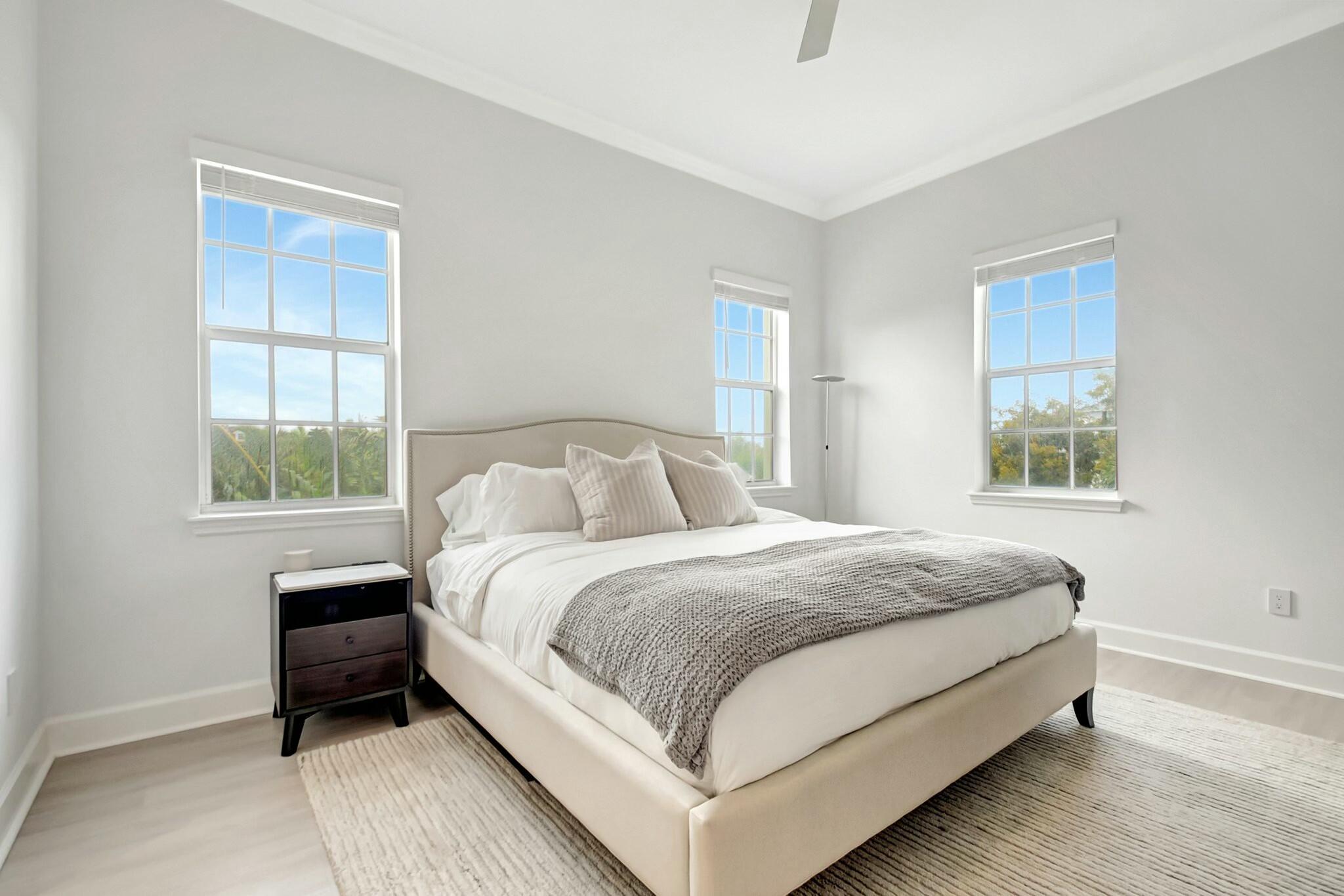 200 NE 2nd Avenue 315