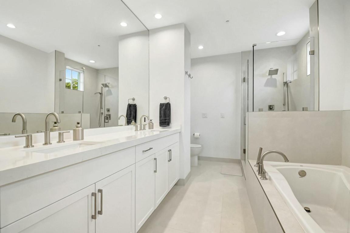 200 NE 2nd Avenue 315