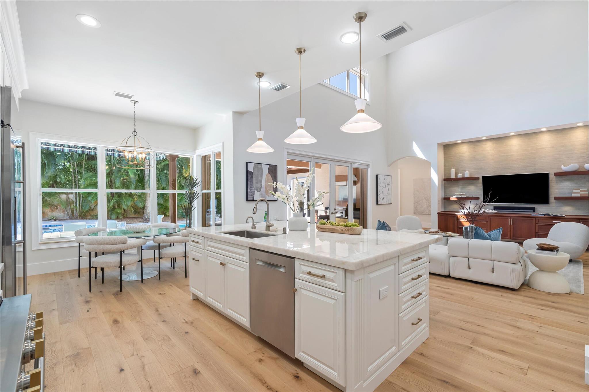 142 Segovia Way