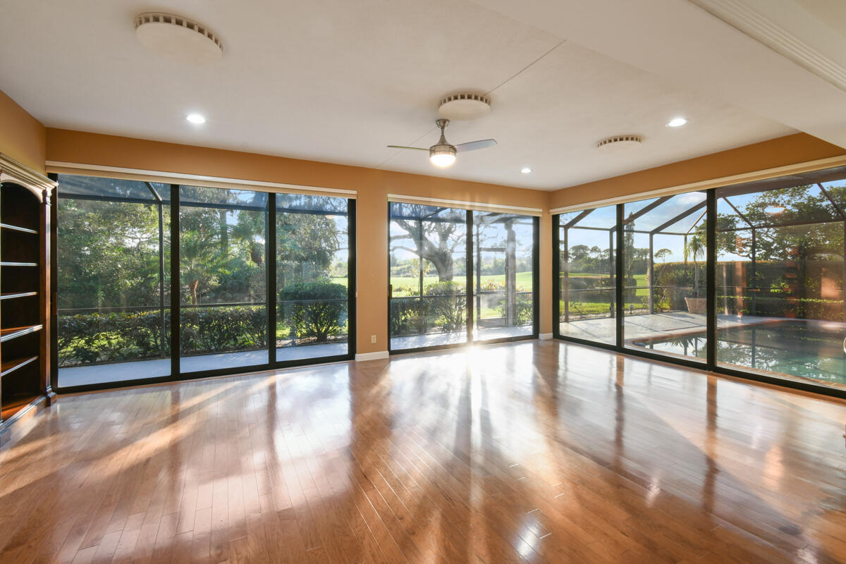 1549 NW Buttonbush Circle