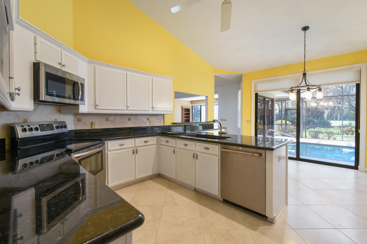 1549 NW Buttonbush Circle