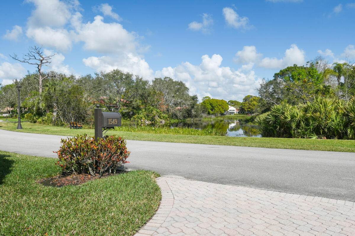 1549 NW Buttonbush Circle
