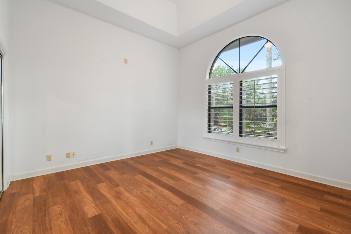 1549 NW Buttonbush Circle