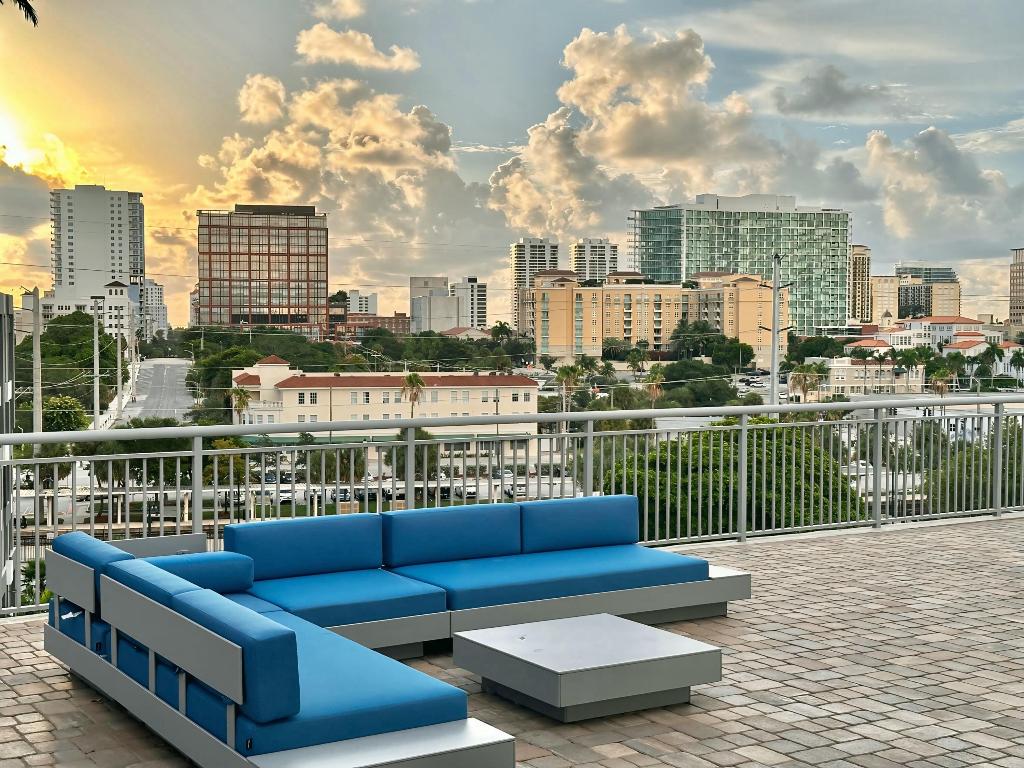 300 S Australian Avenue 1116