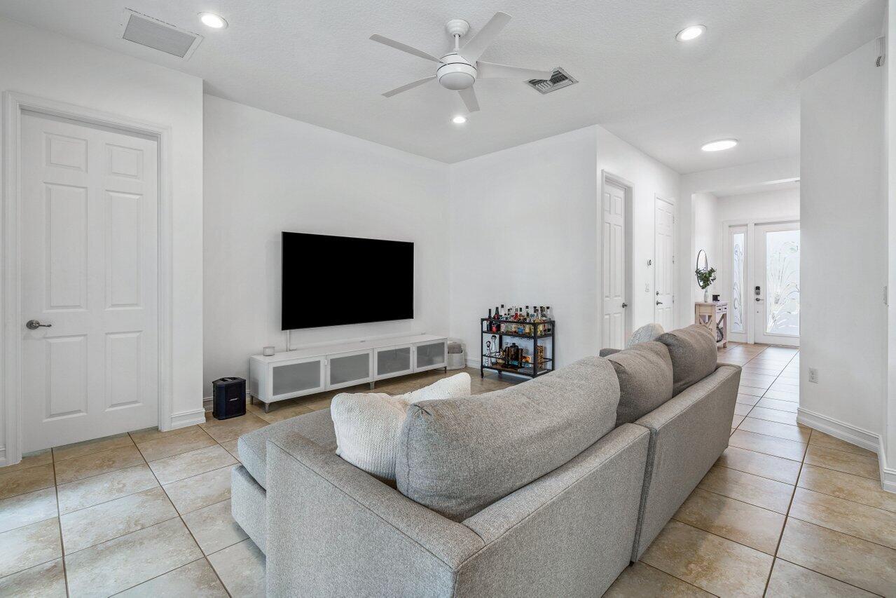 14572 White Jade Terrace