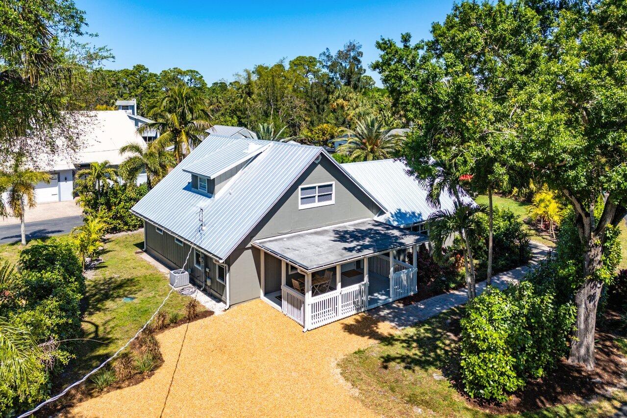 936 SW Rustic Circle