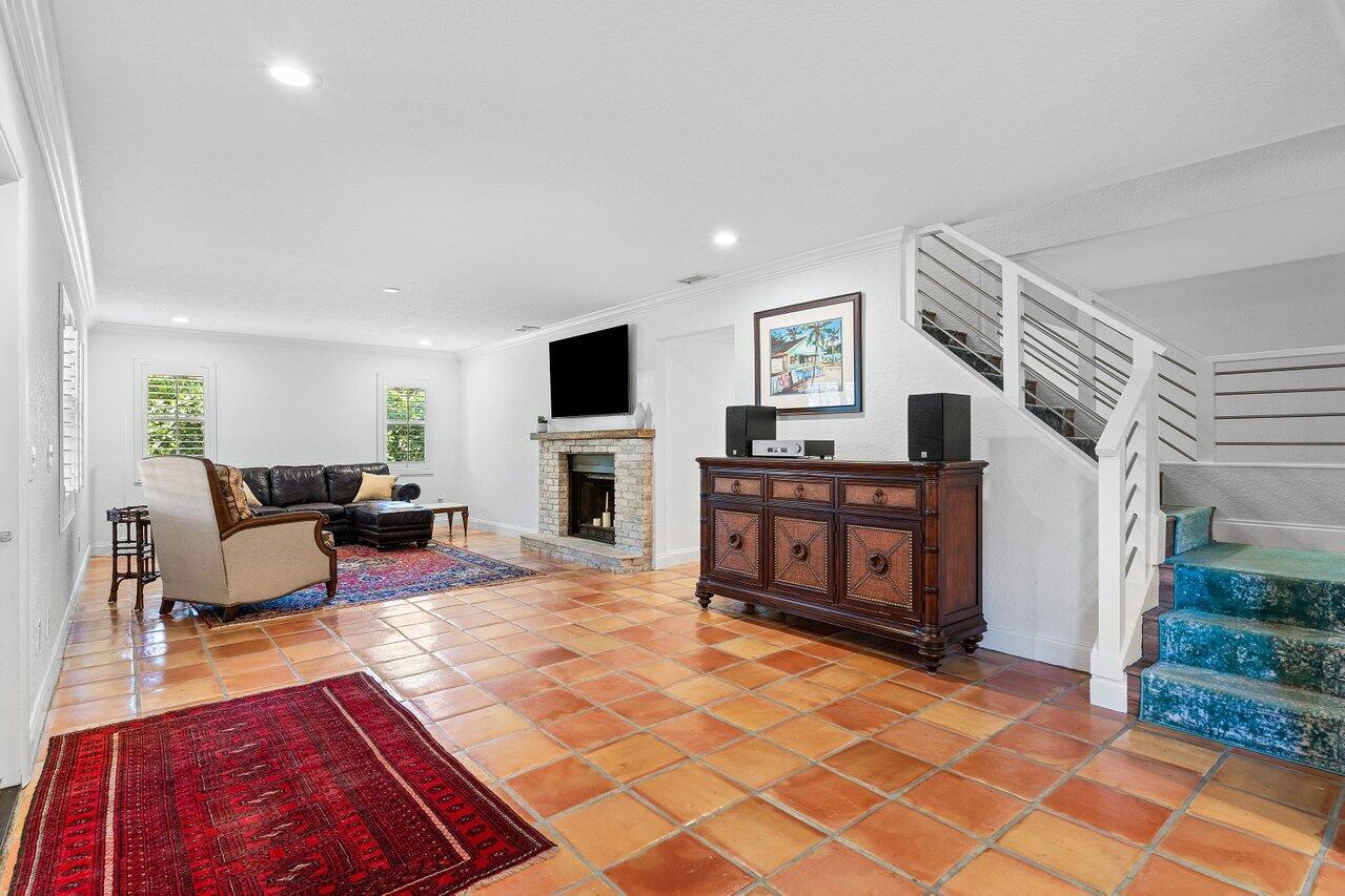 936 SW Rustic Circle
