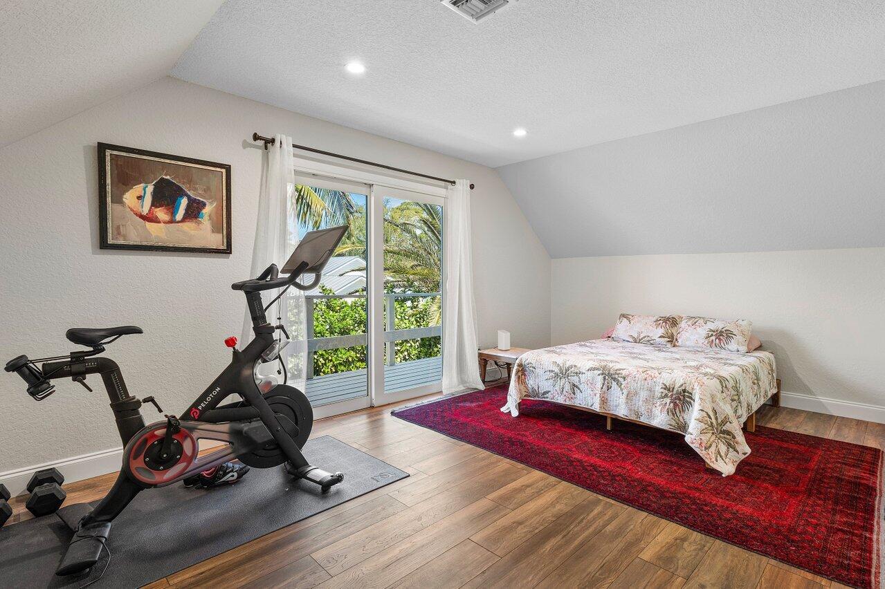 936 SW Rustic Circle