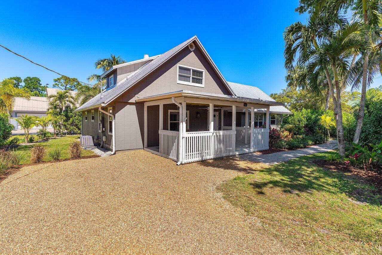 936 SW Rustic Circle