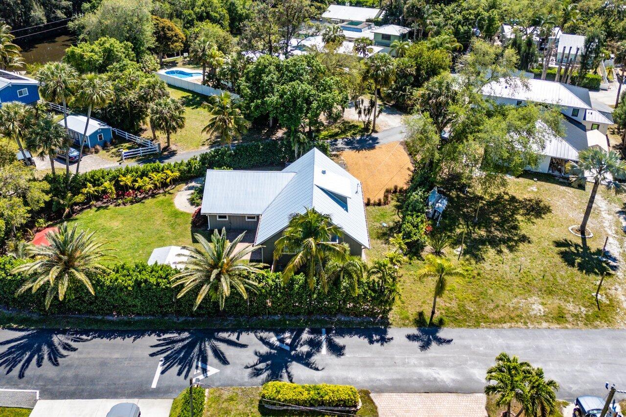 936 SW Rustic Circle