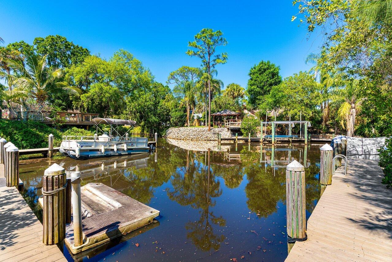 936 SW Rustic Circle