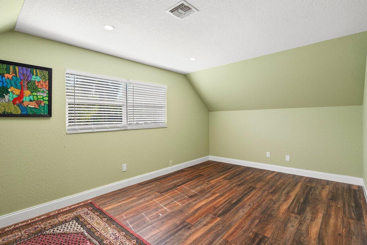 936 SW Rustic Circle