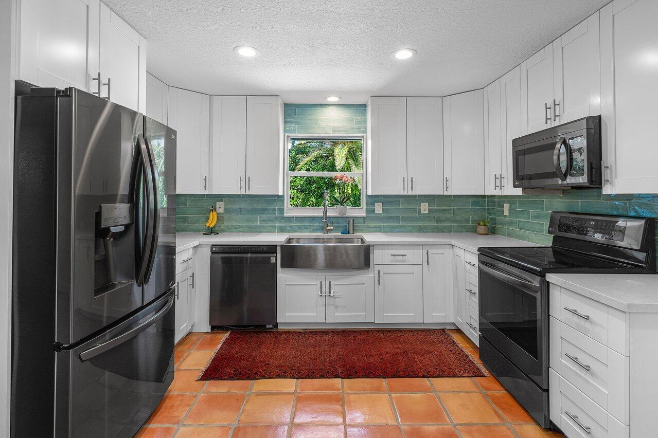 936 SW Rustic Circle