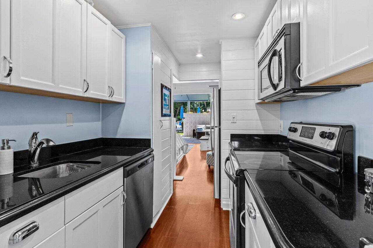 303 Gleason Street 4