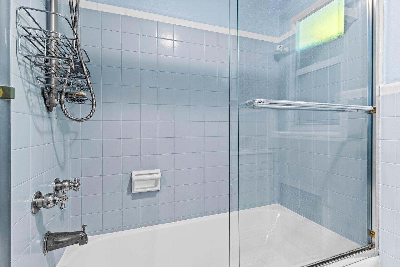 303 Gleason Street 4