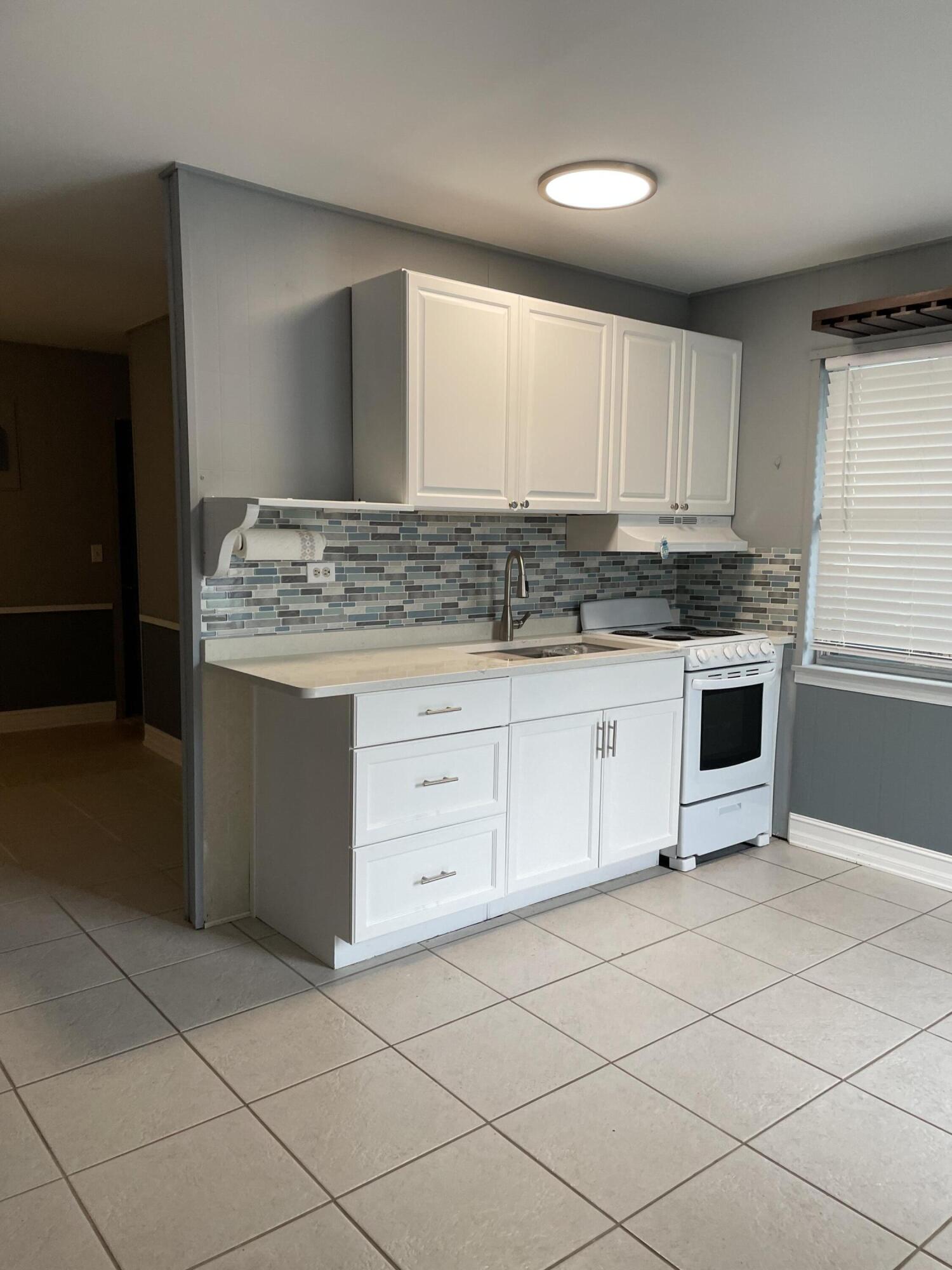 1808 St Lucie Court B