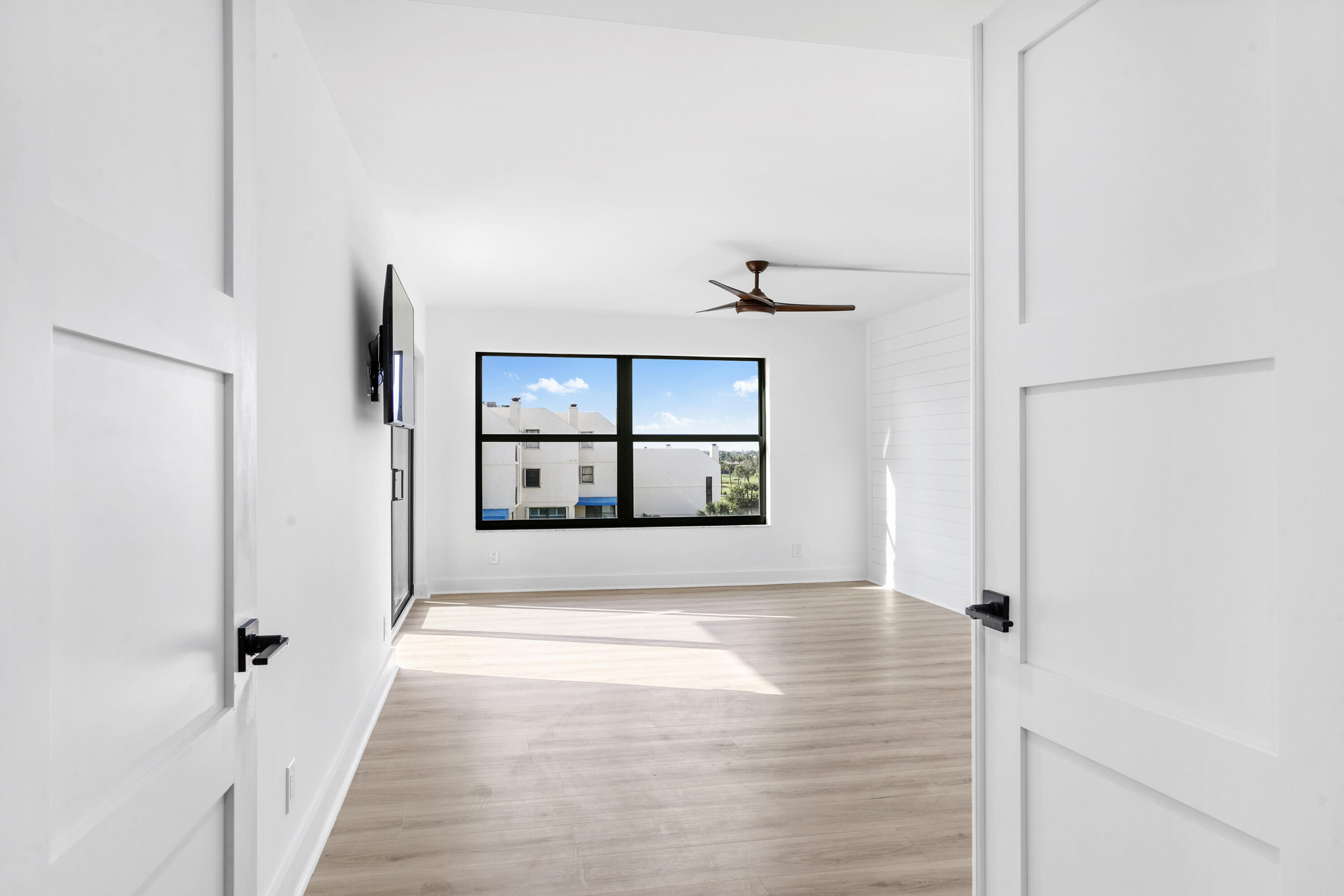 372 Golfview Road 502