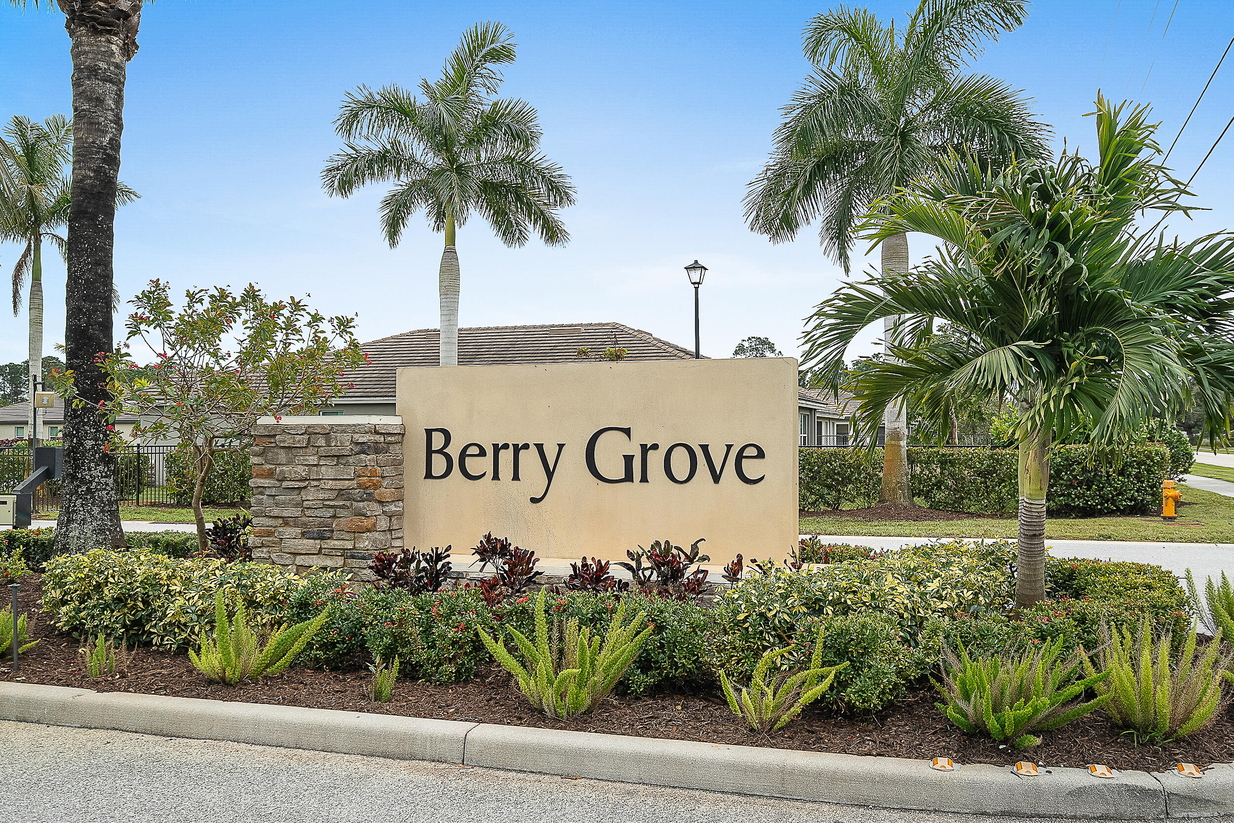 2274 SW Strawberry Terrace