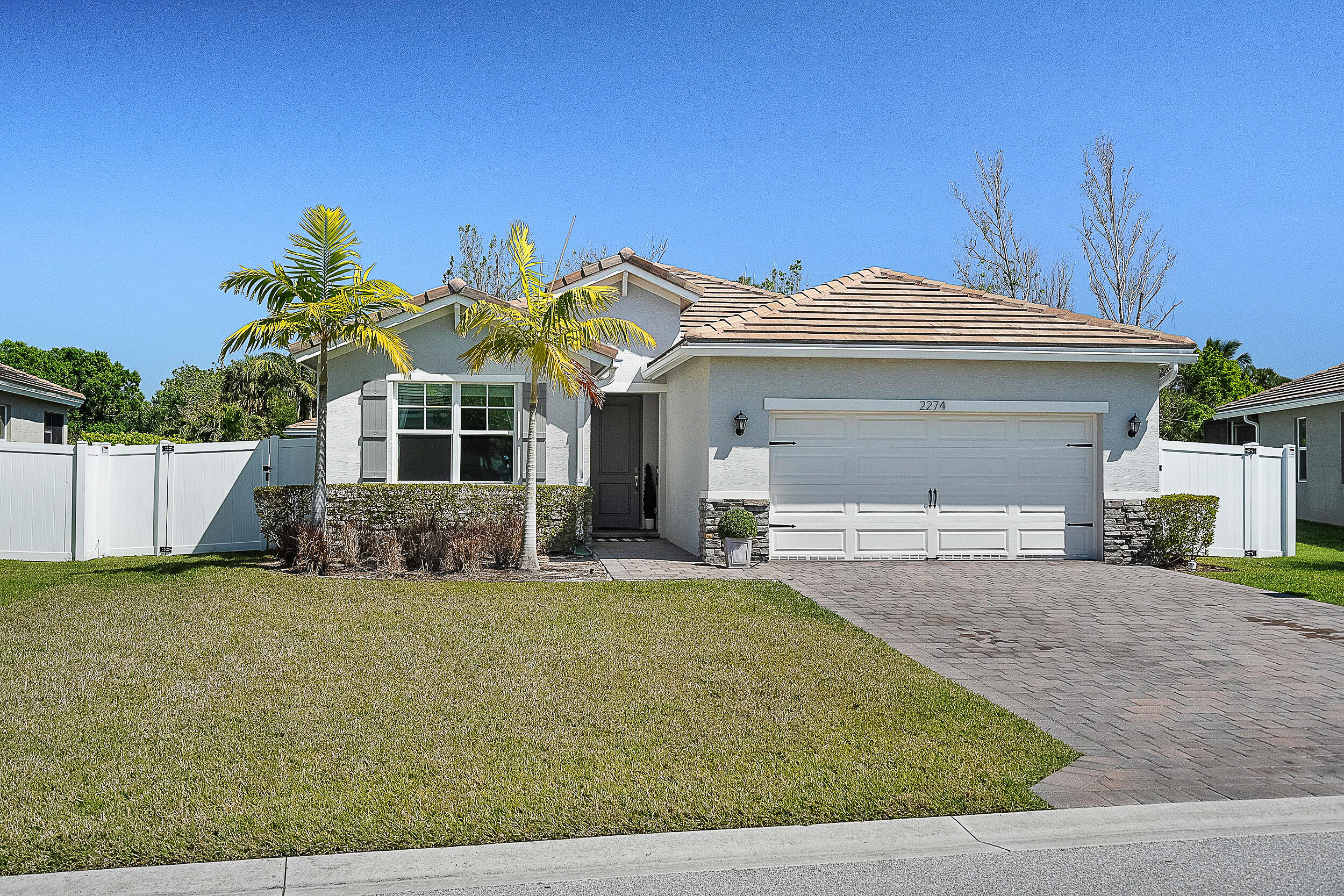 2274 SW Strawberry Terrace