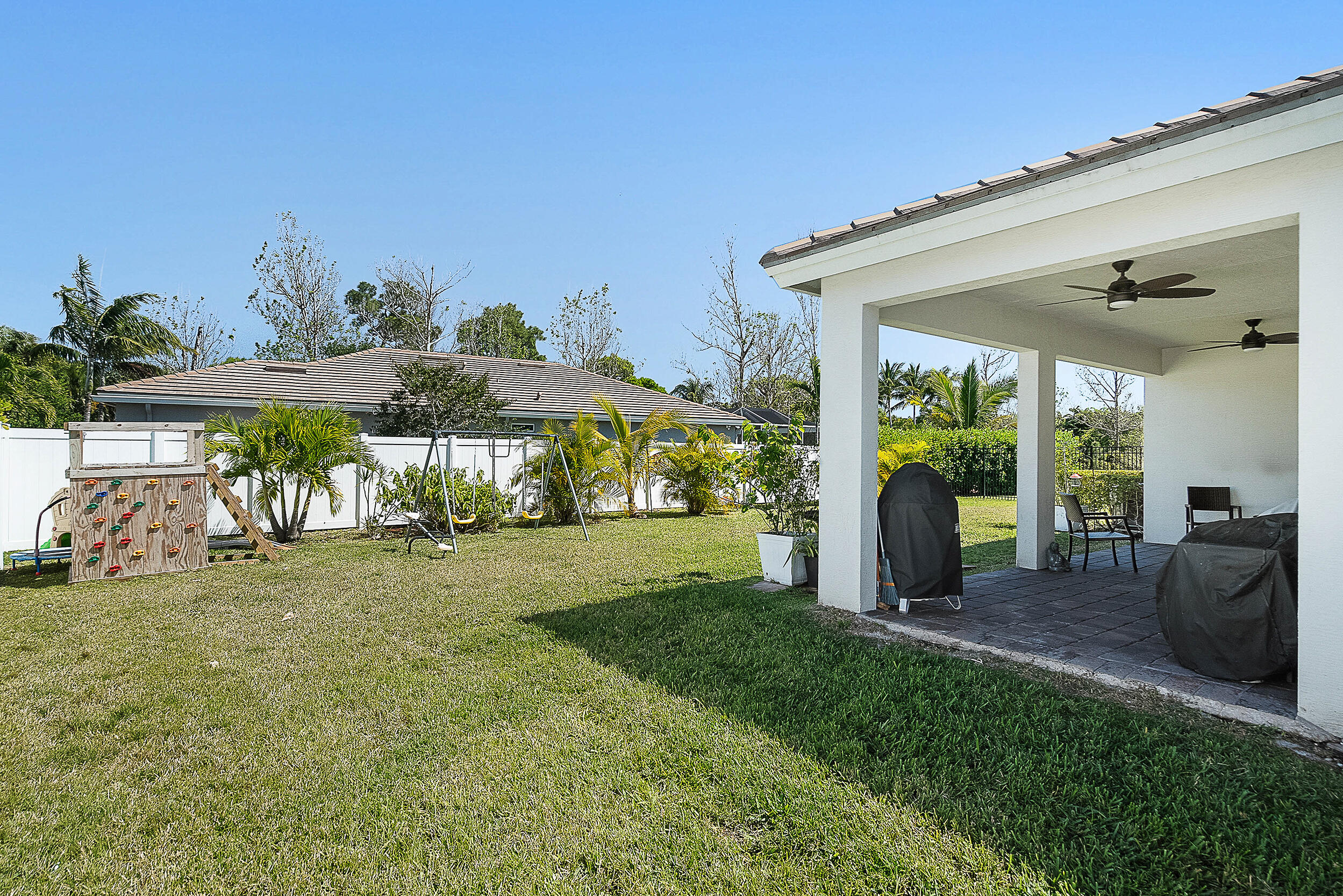 2274 SW Strawberry Terrace