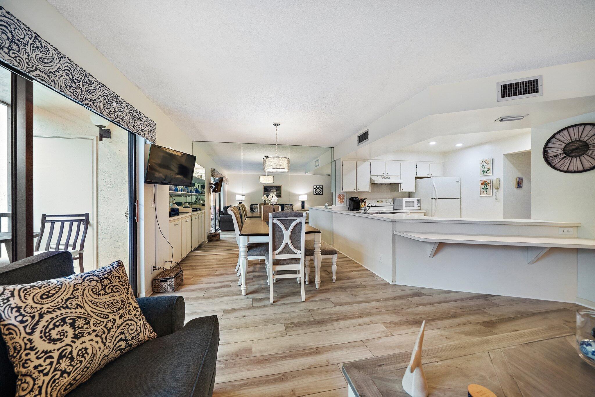 1605 S Us Highway 1 A306