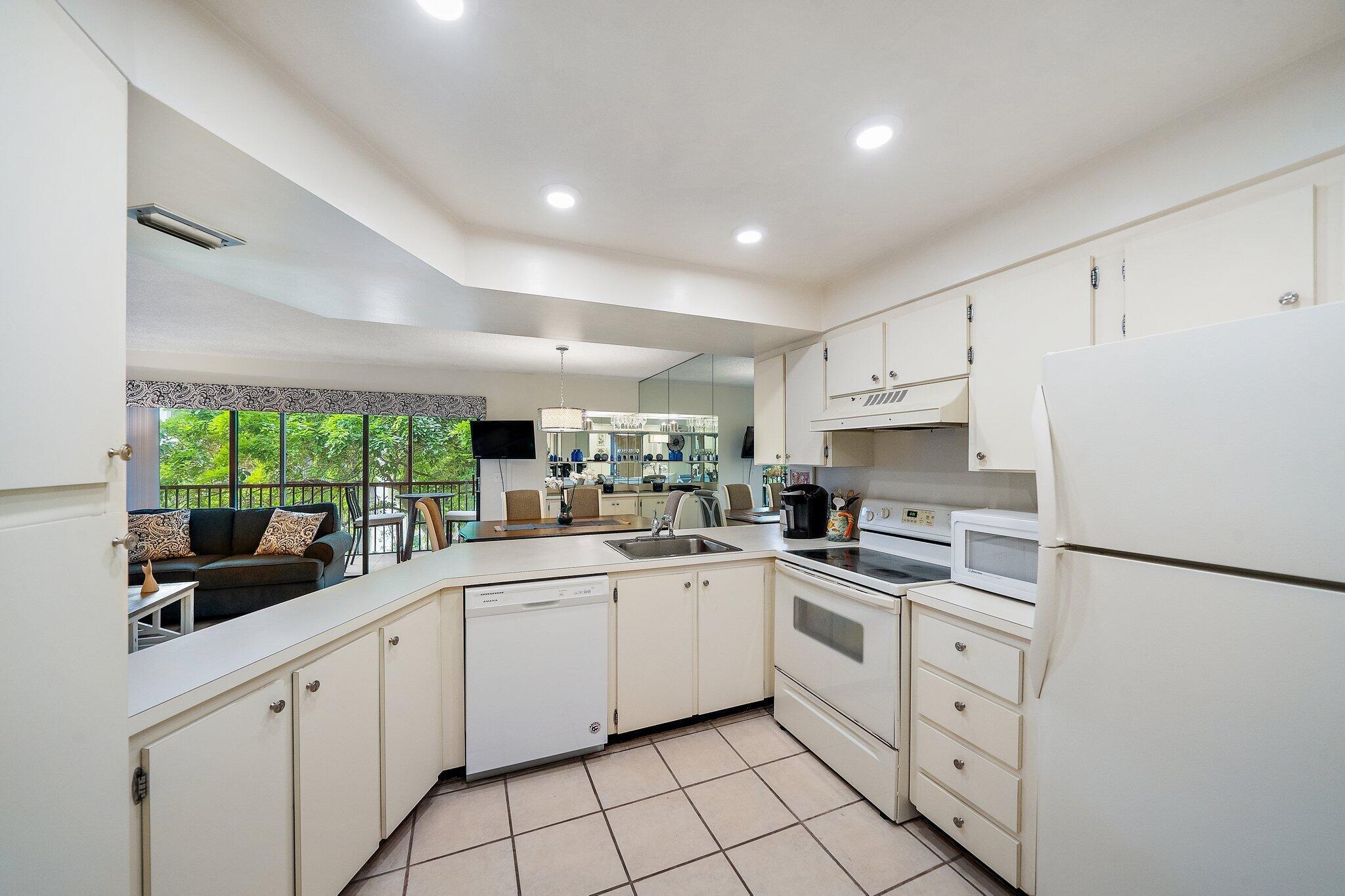 1605 S Us Highway 1 A306