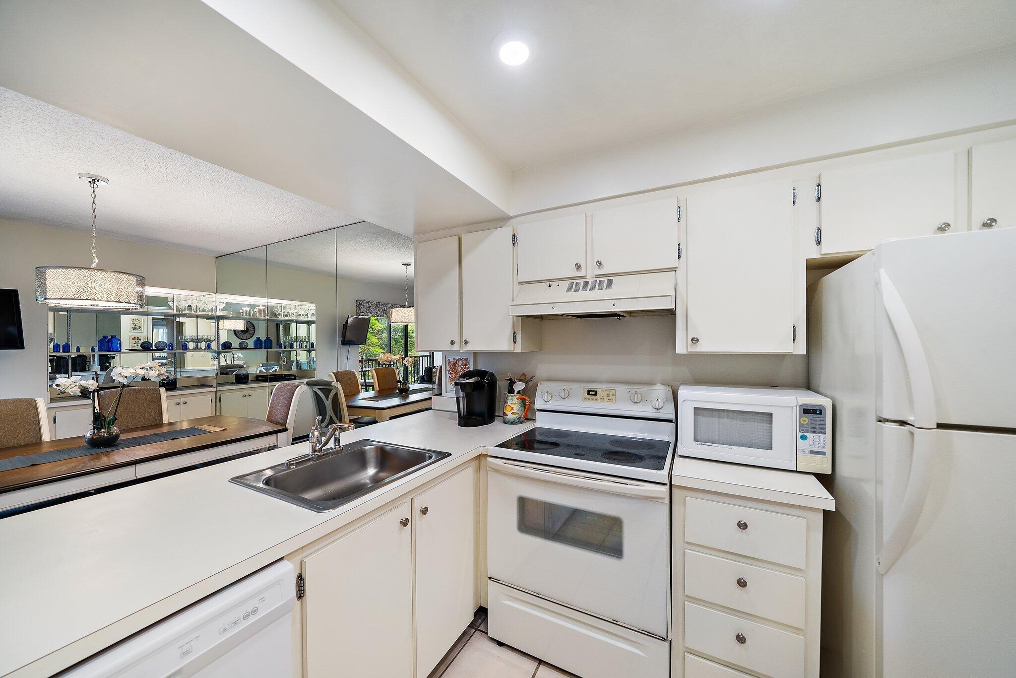 1605 S Us Highway 1 A306