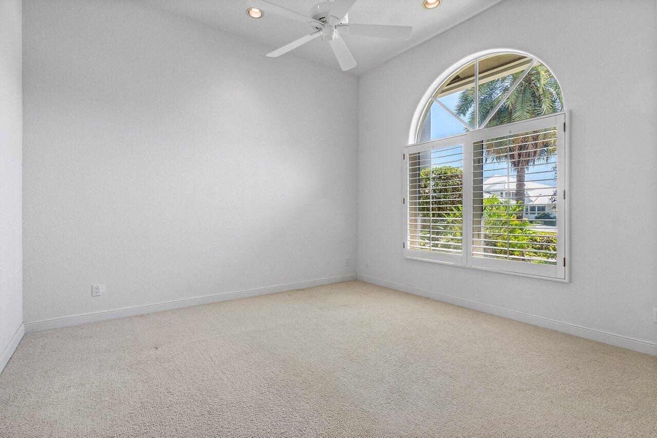 4719 Bocaire Boulevard