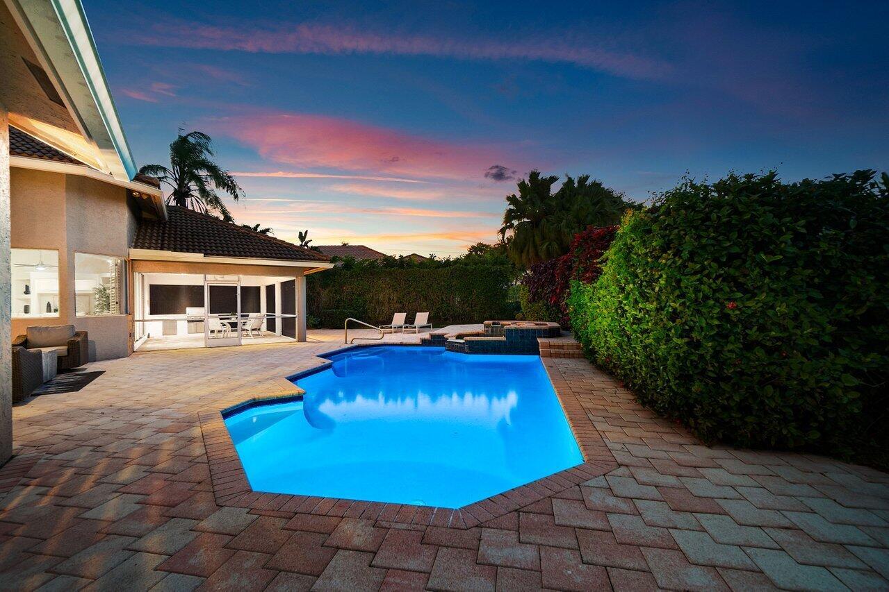 4719 Bocaire Boulevard