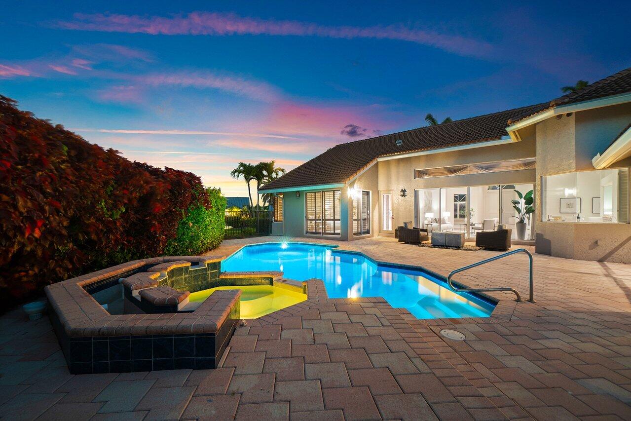 4719 Bocaire Boulevard