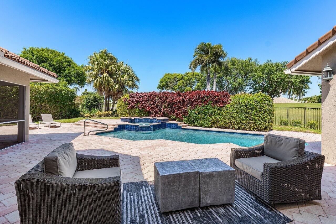 4719 Bocaire Boulevard