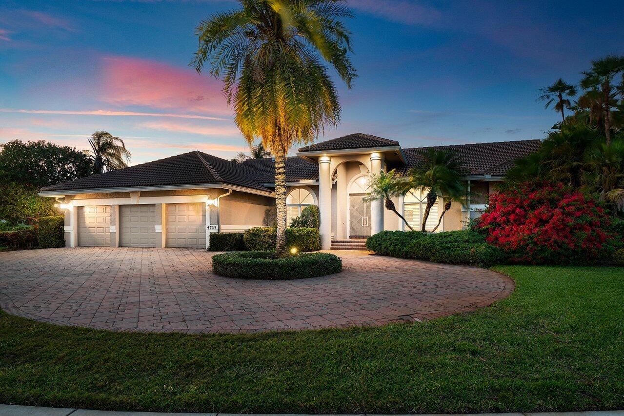 4719 Bocaire Boulevard