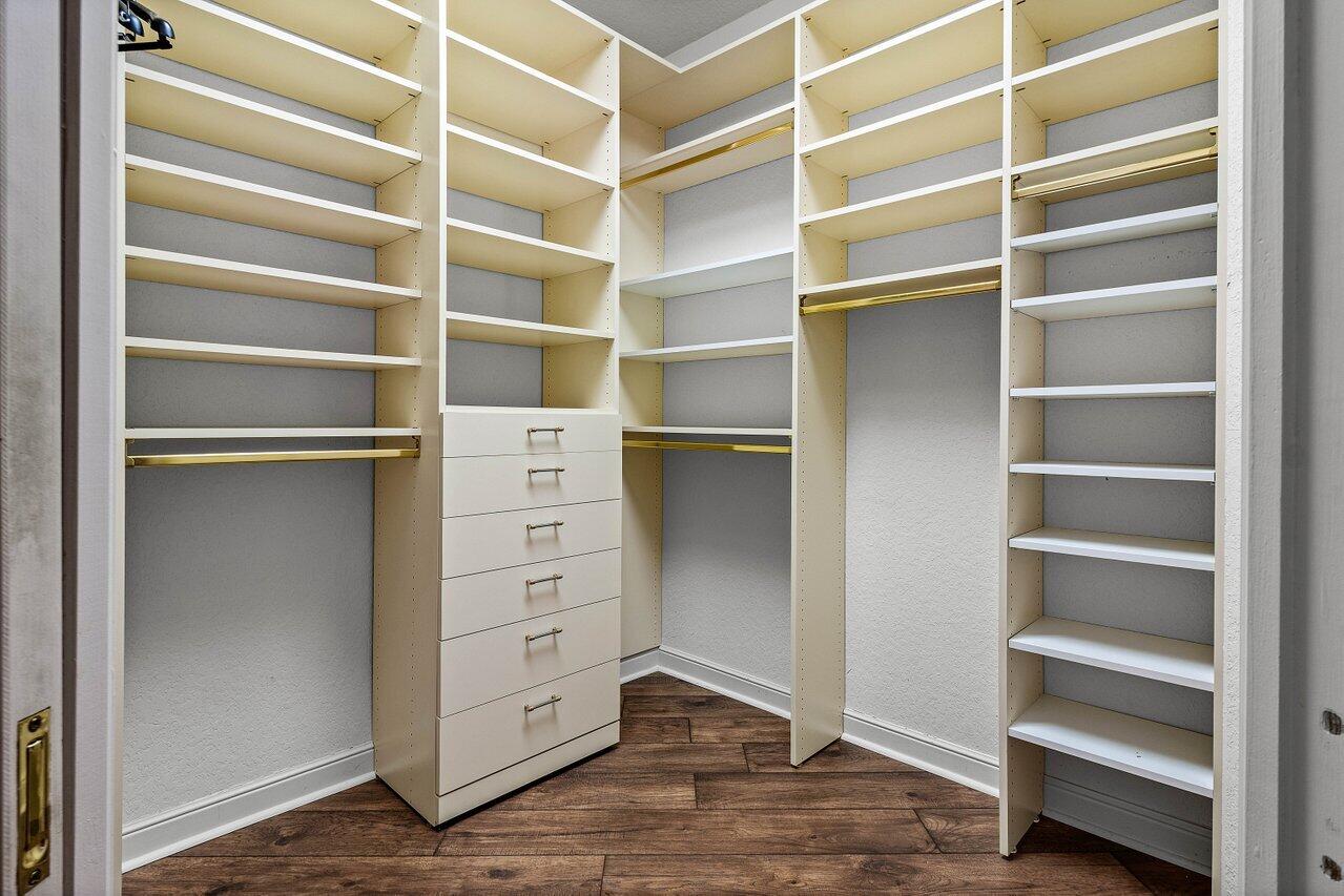 4719 Bocaire Boulevard