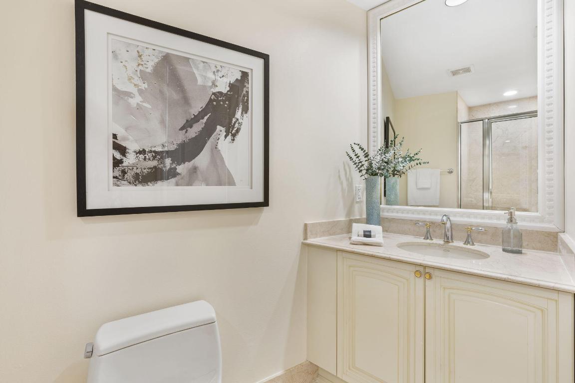 201 S Narcissus Avenue 605