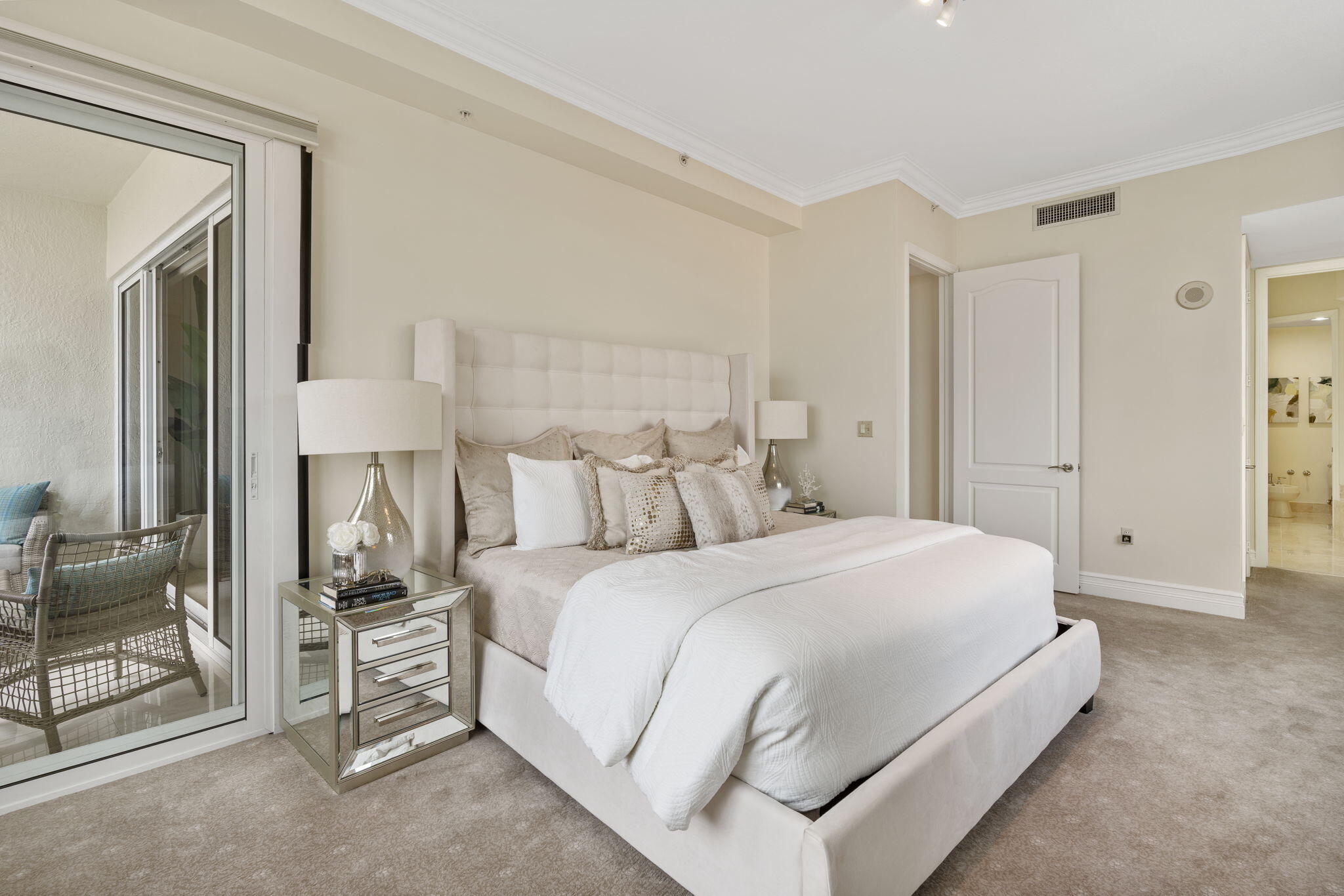 201 S Narcissus Avenue 605