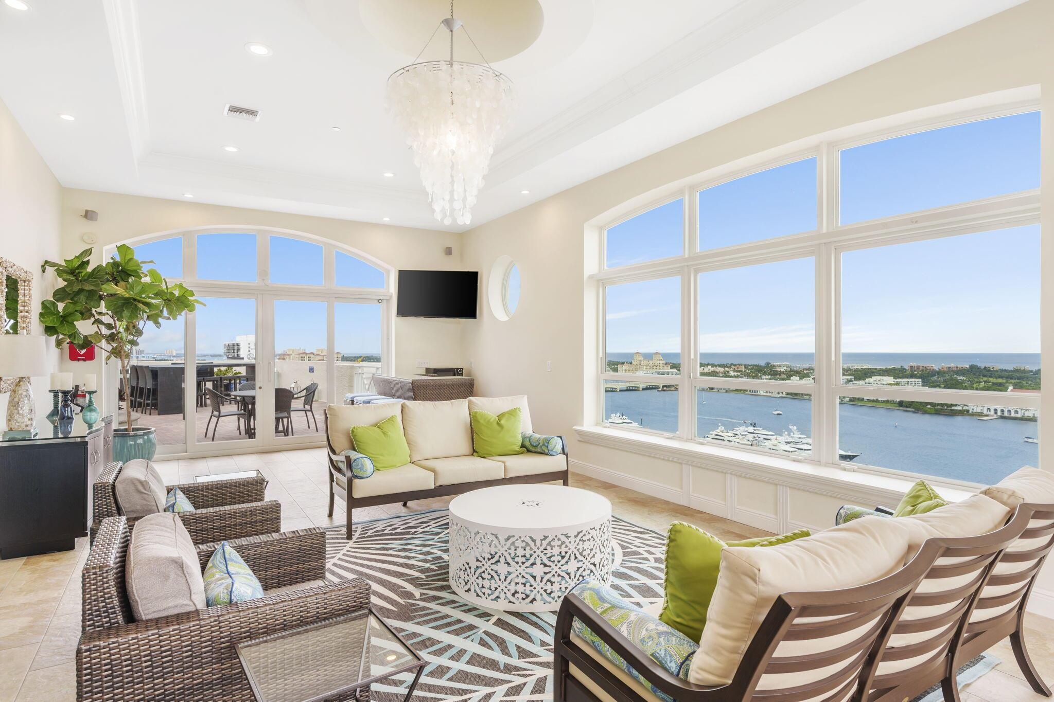 201 S Narcissus Avenue 605