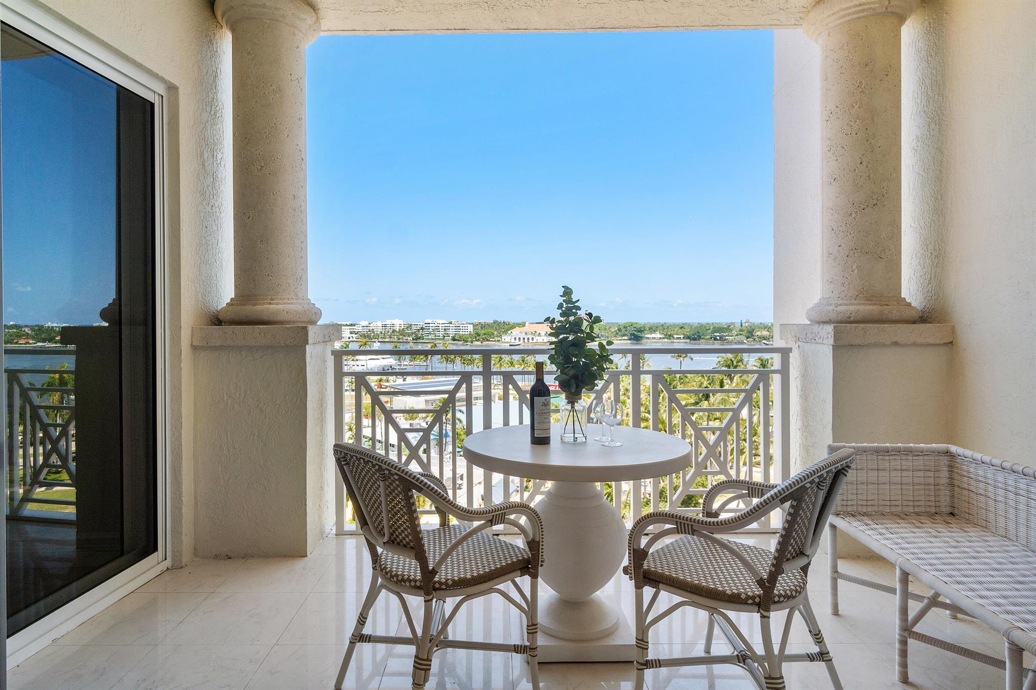 201 S Narcissus Avenue 605