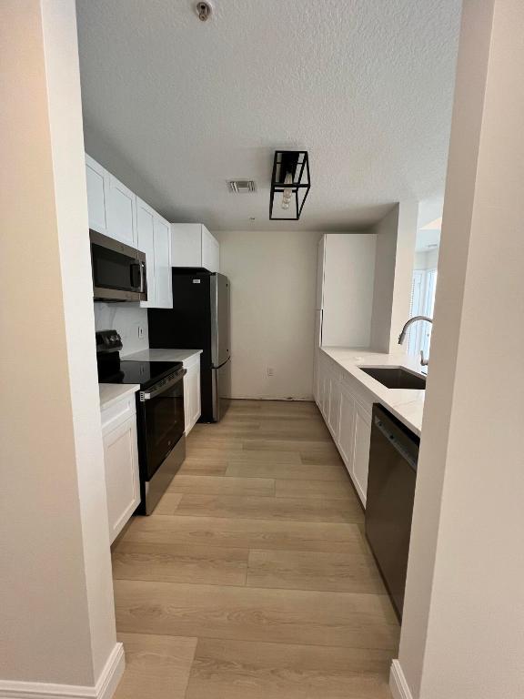 1209 Main Street 202