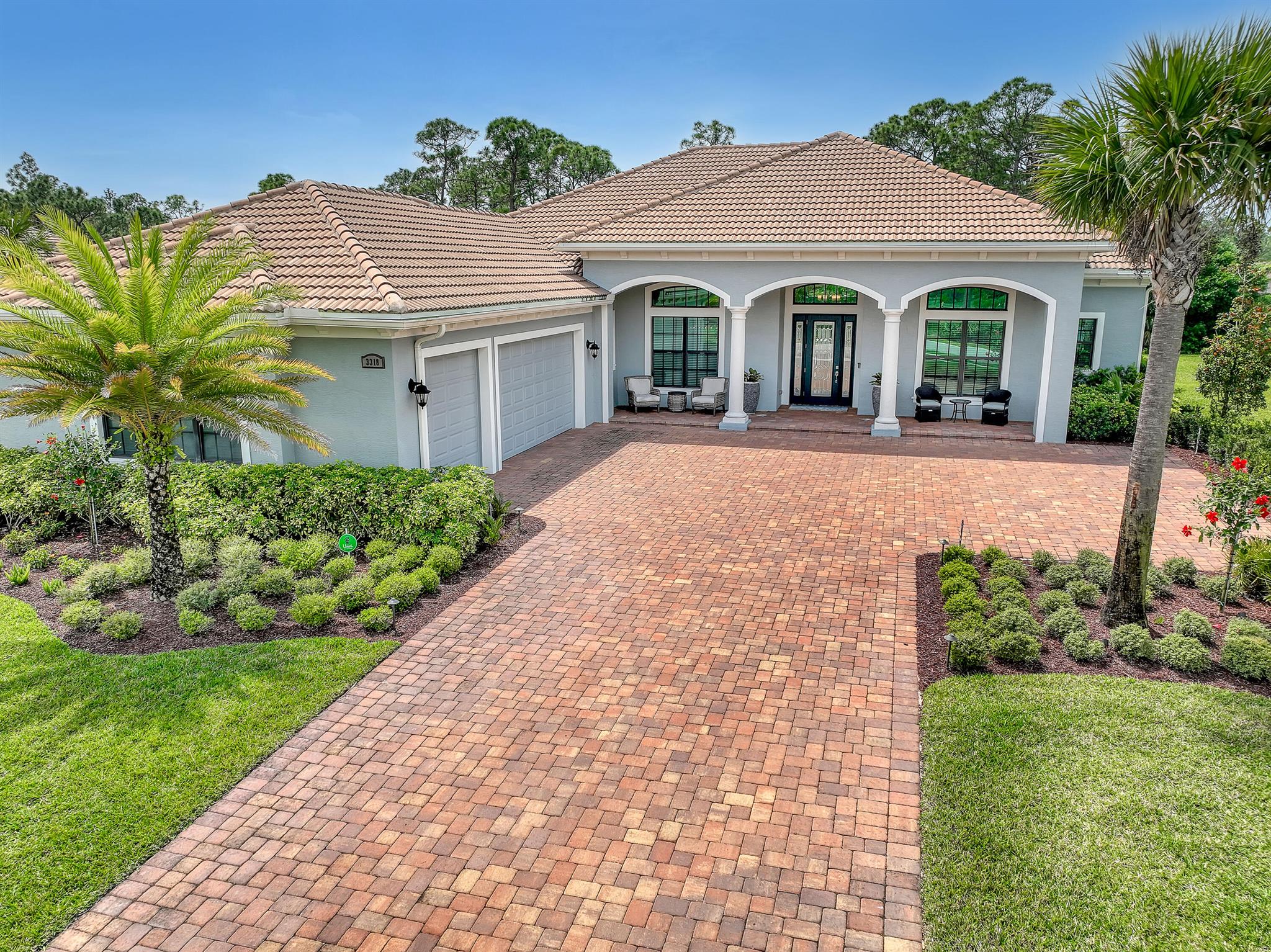3318 SW Loriope Loop