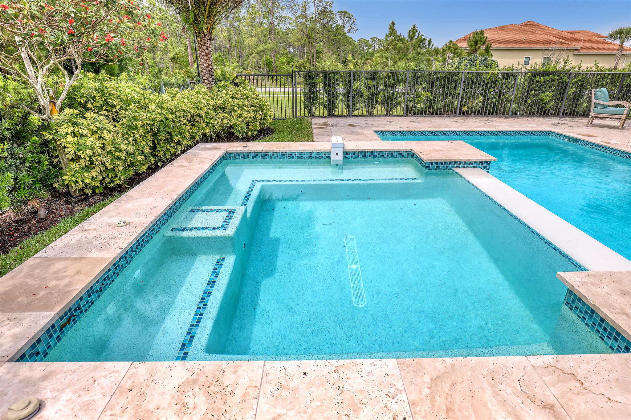 3318 SW Loriope Loop