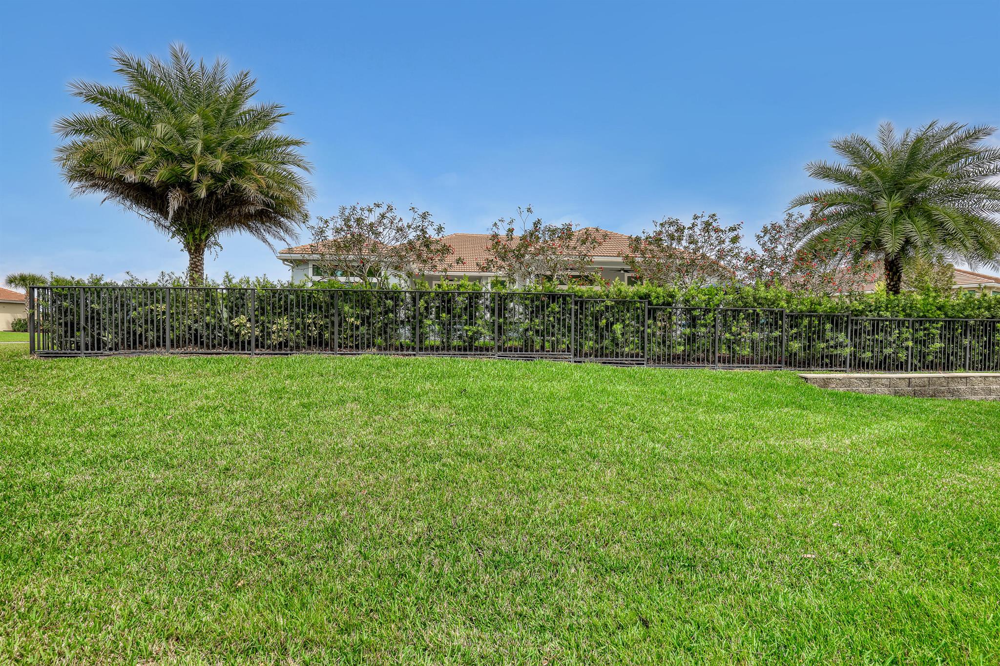3318 SW Loriope Loop