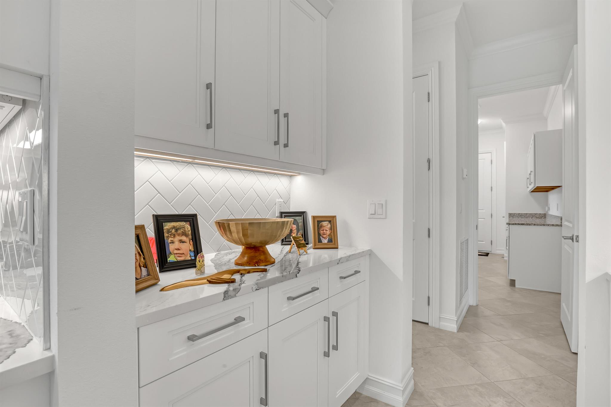 3318 SW Loriope Loop