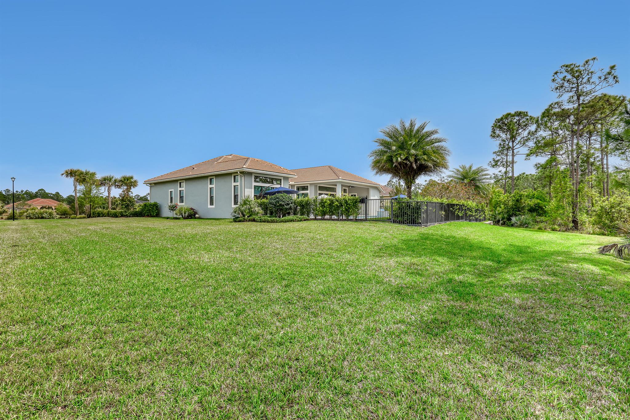 3318 SW Loriope Loop