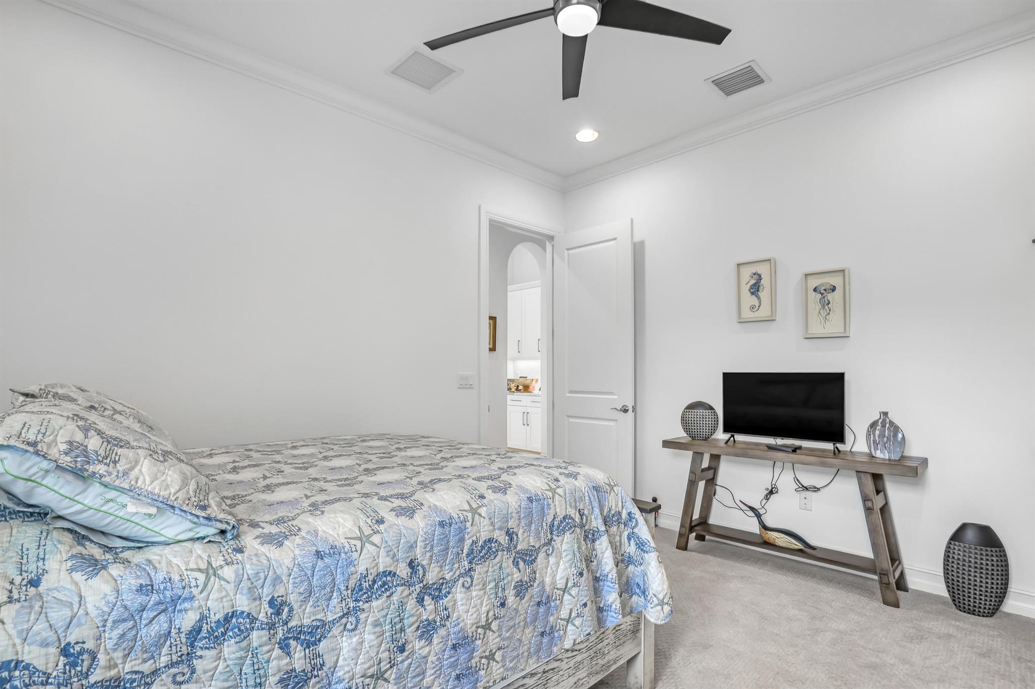 3318 SW Loriope Loop
