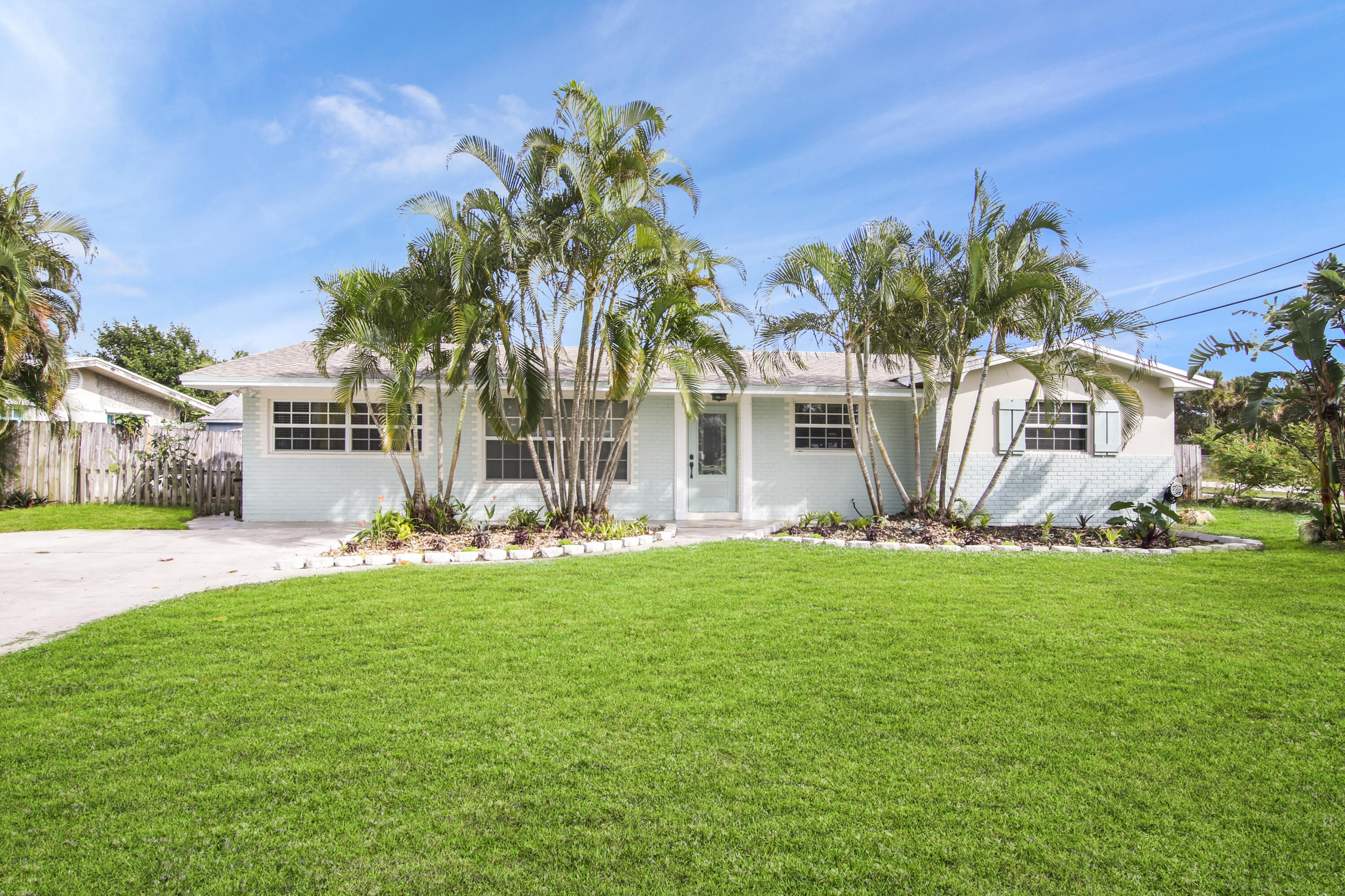 19185 SE Homewood Avenue