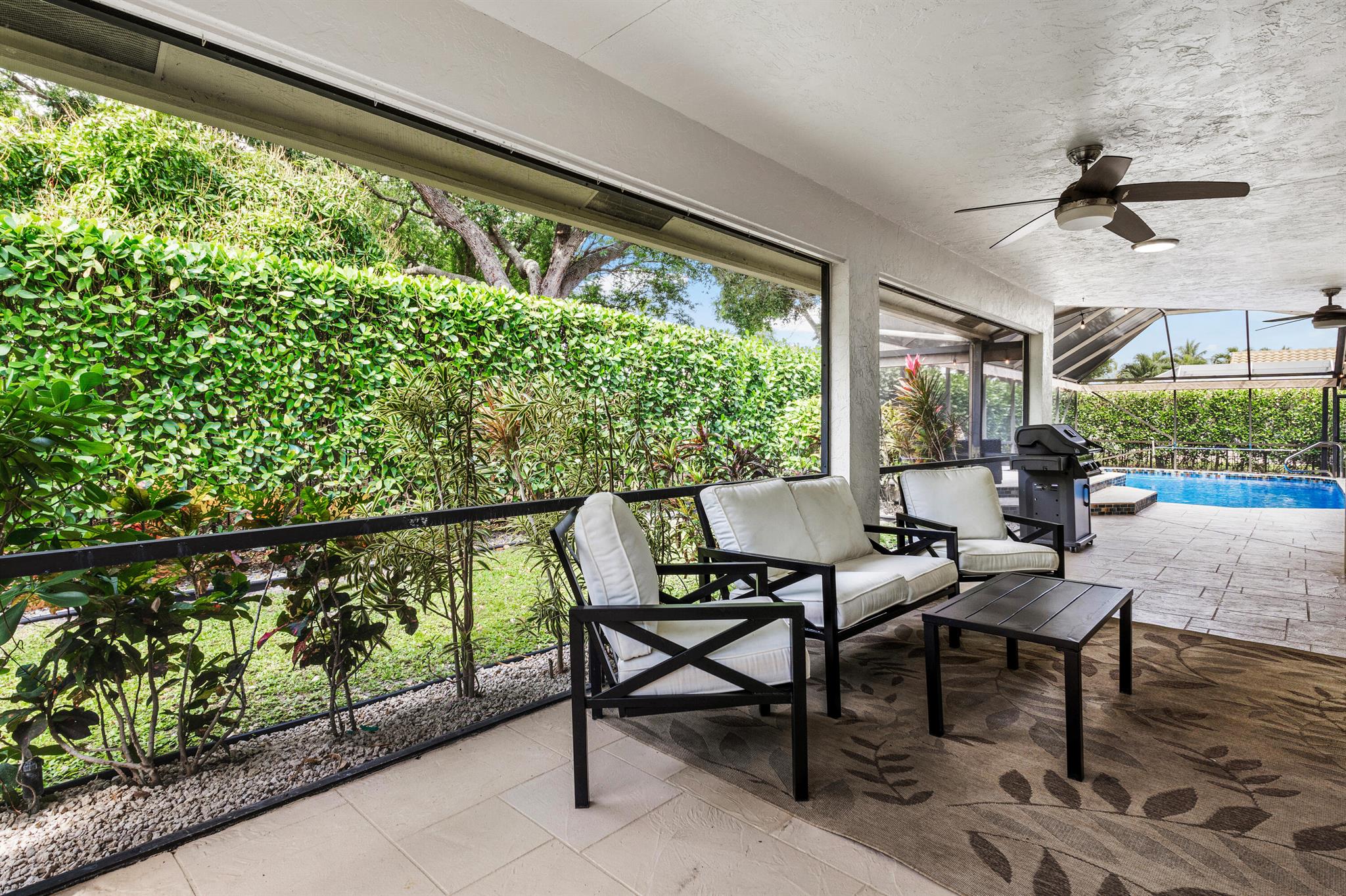 1607 Farmington Avenue