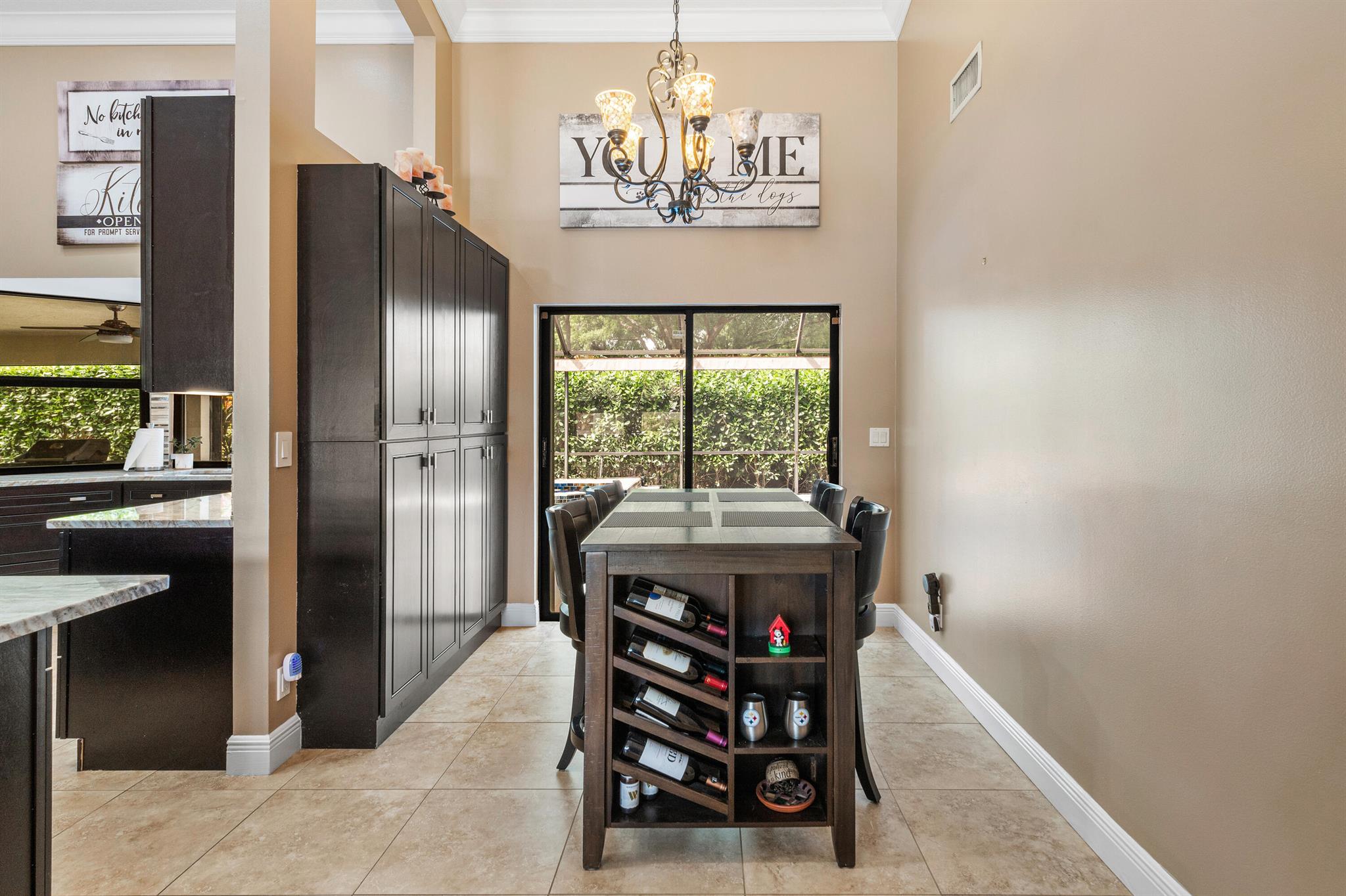 1607 Farmington Avenue